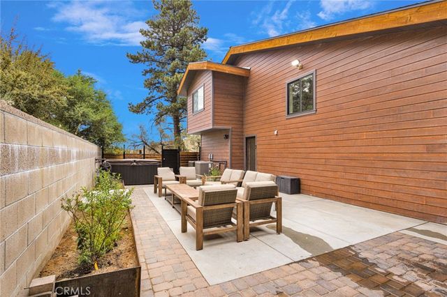 2324 Zermatt, Wrightwood, CA 92397