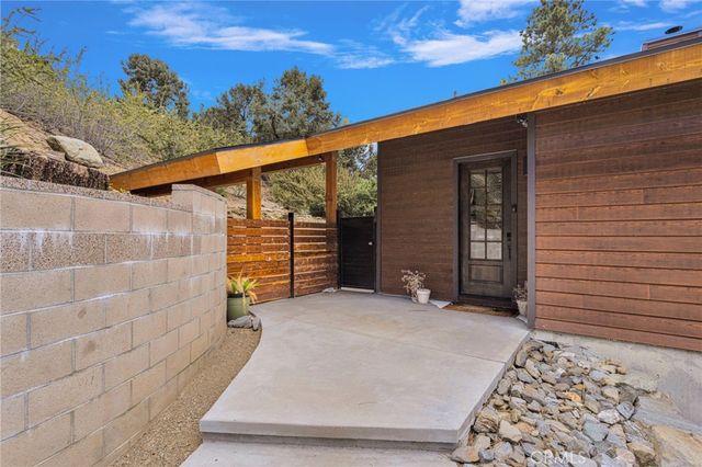 2324 Zermatt, Wrightwood, CA 92397