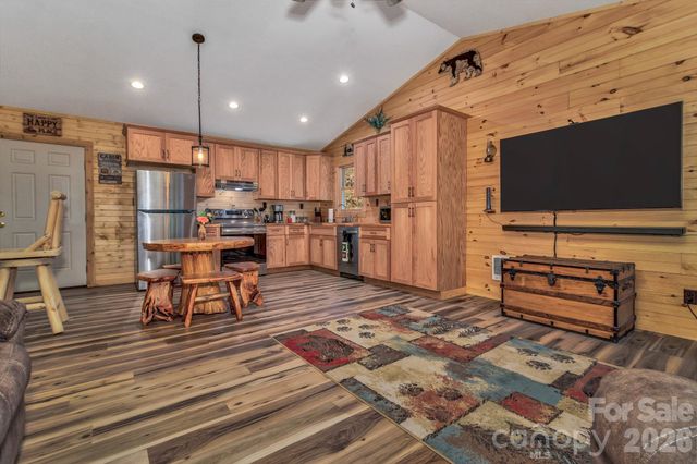 1100 Panther Branch Road, Canton, NC 28716