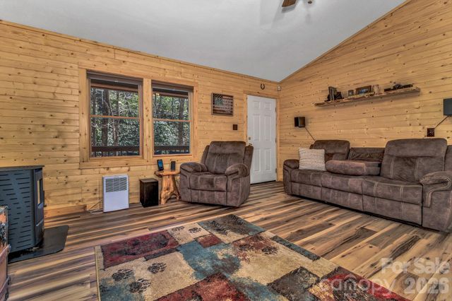 1100 Panther Branch Road, Canton, NC 28716