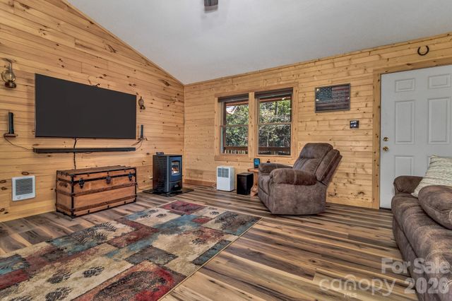 1100 Panther Branch Road, Canton, NC 28716
