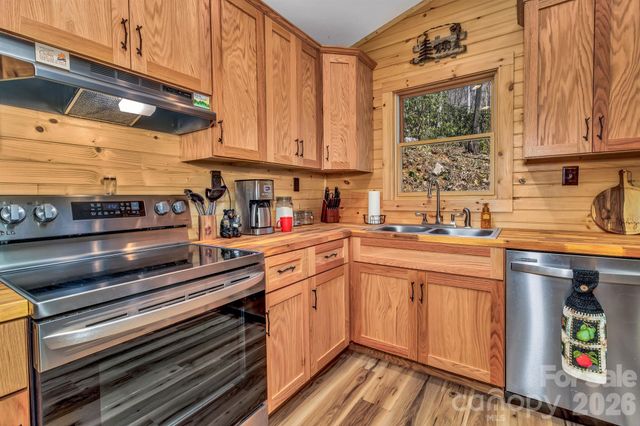 1100 Panther Branch Road, Canton, NC 28716