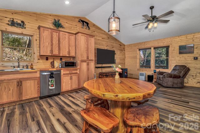 1100 Panther Branch Road, Canton, NC 28716