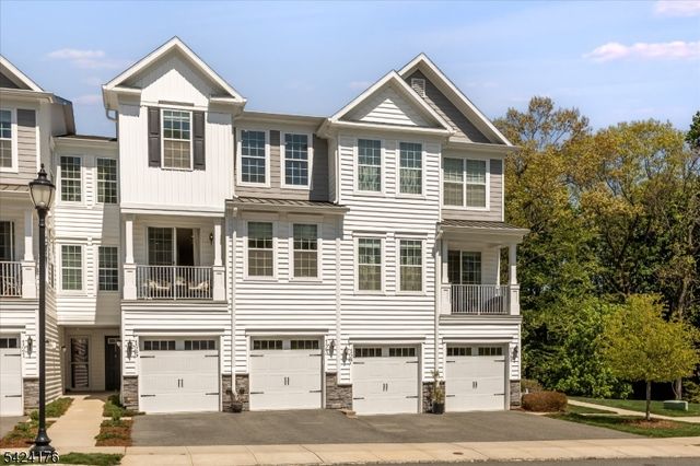 125 Sequoia Dr, Cedar Grove Twp., NJ 07009