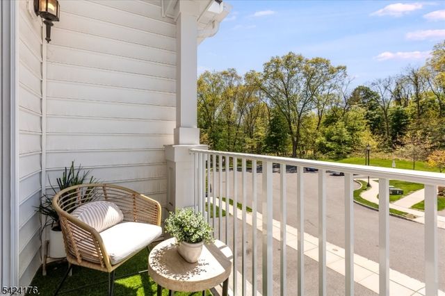 125 Sequoia Dr, Cedar Grove Twp., NJ 07009