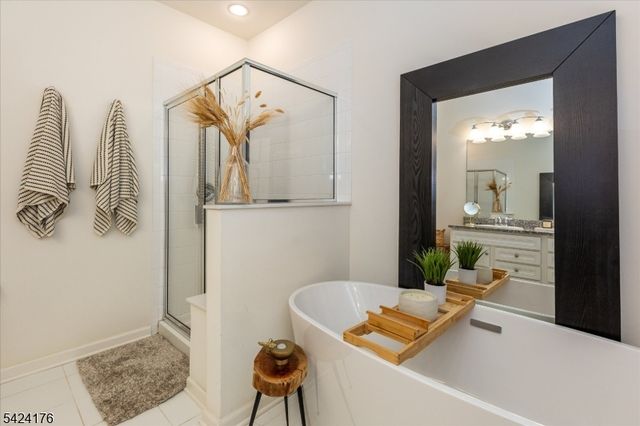 125 Sequoia Dr, Cedar Grove Twp., NJ 07009