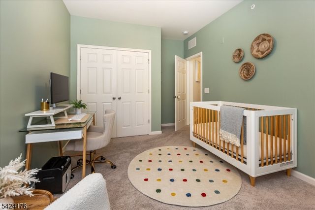 125 Sequoia Dr, Cedar Grove Twp., NJ 07009