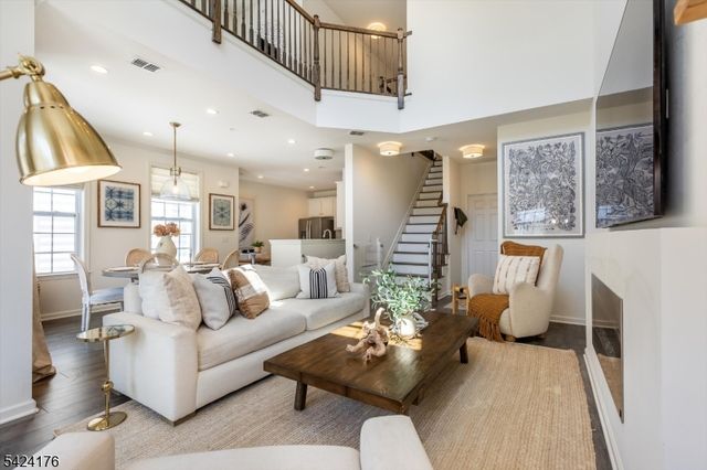 125 Sequoia Dr, Cedar Grove Twp., NJ 07009