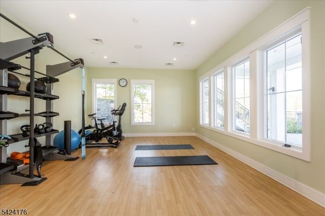 125 Sequoia Dr, Cedar Grove Twp., NJ 07009