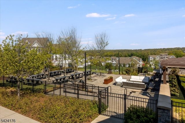 125 Sequoia Dr, Cedar Grove Twp., NJ 07009