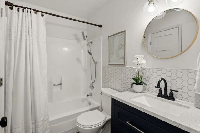 10640 King Phillip Court, Santee, CA 92071