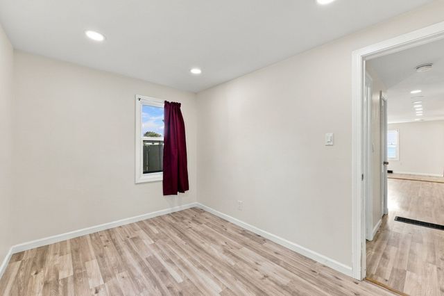 196 Clarendon Ave, Chicopee, MA 01013
