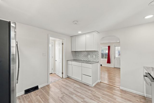 196 Clarendon Ave, Chicopee, MA 01013