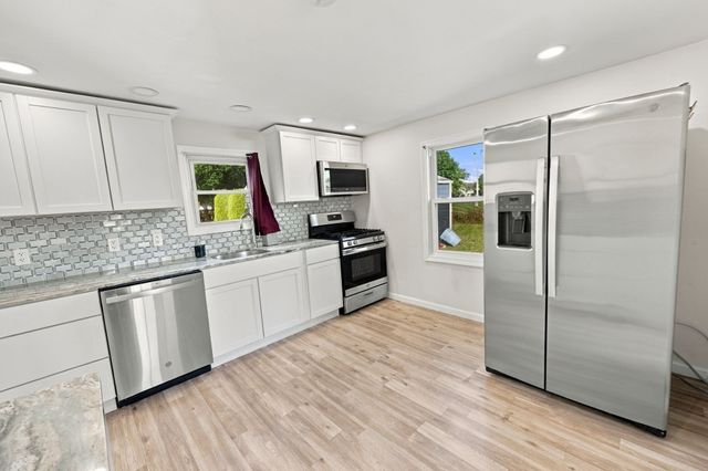 196 Clarendon Ave, Chicopee, MA 01013