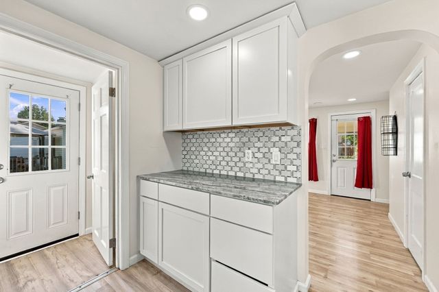 196 Clarendon Ave, Chicopee, MA 01013