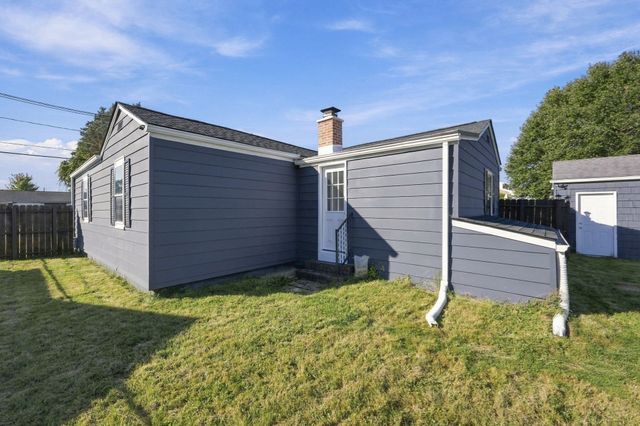 196 Clarendon Ave, Chicopee, MA 01013