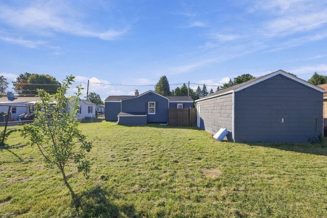 196 Clarendon Ave, Chicopee, MA 01013