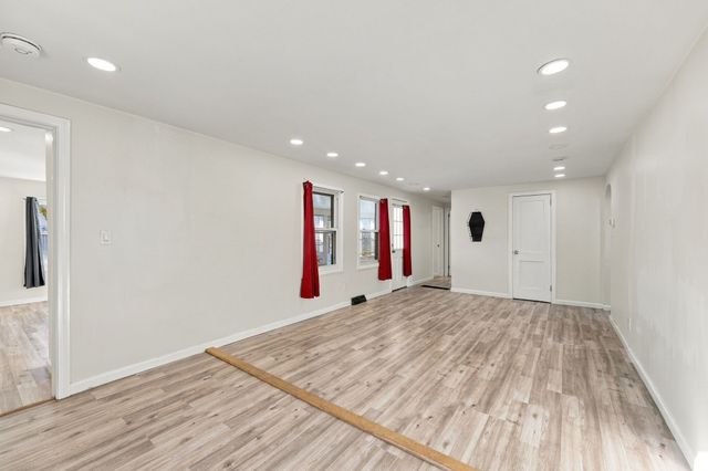 196 Clarendon Ave, Chicopee, MA 01013