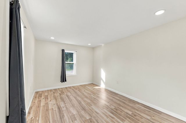196 Clarendon Ave, Chicopee, MA 01013