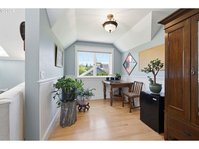 743 CLUB Way, Eugene, OR 97401