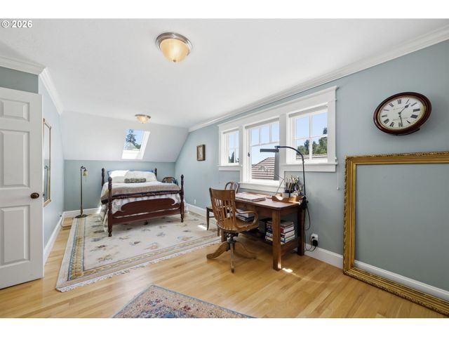 743 CLUB Way, Eugene, OR 97401
