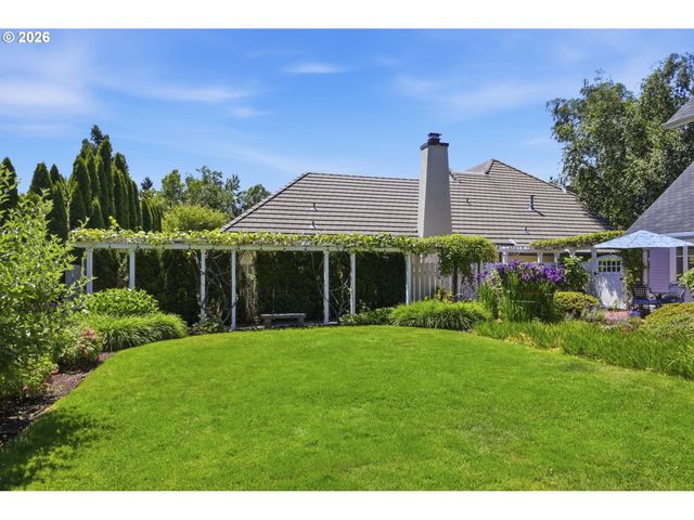 743 CLUB Way, Eugene, OR 97401