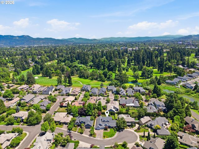 743 CLUB Way, Eugene, OR 97401