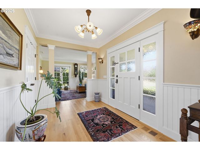 743 CLUB Way, Eugene, OR 97401