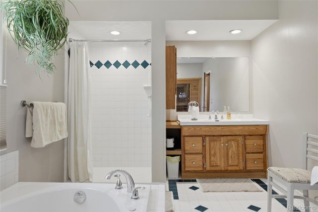 806 S 10th Street, St. Clair, MI 48079