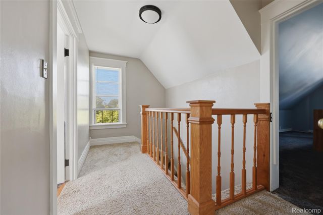 806 S 10th Street, St. Clair, MI 48079