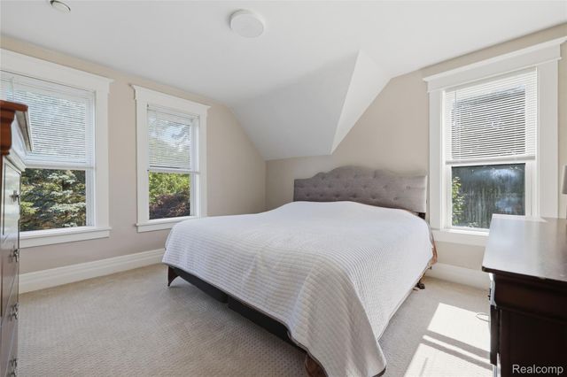 806 S 10th Street, St. Clair, MI 48079