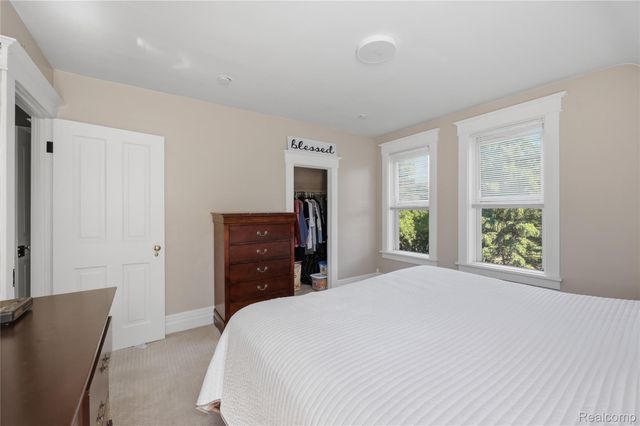 806 S 10th Street, St. Clair, MI 48079