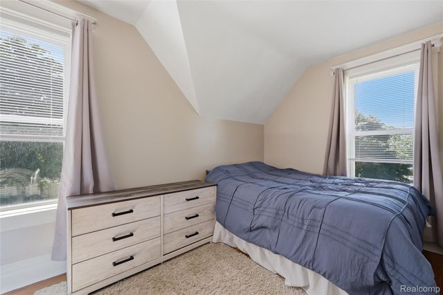 806 S 10th Street, St. Clair, MI 48079