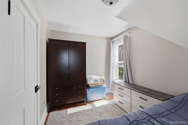 806 S 10th Street, St. Clair, MI 48079