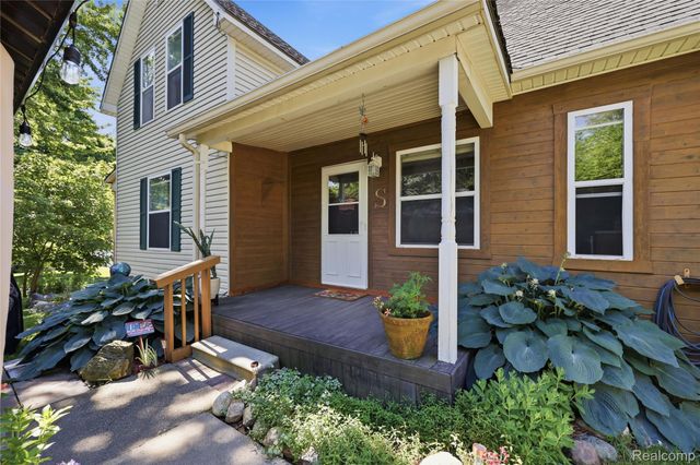 806 S 10th Street, St. Clair, MI 48079