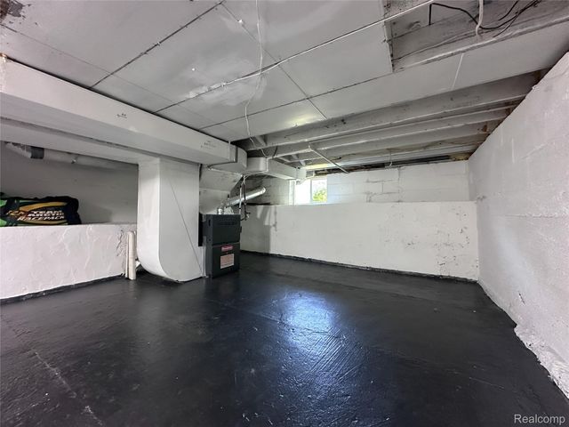 806 S 10th Street, St. Clair, MI 48079