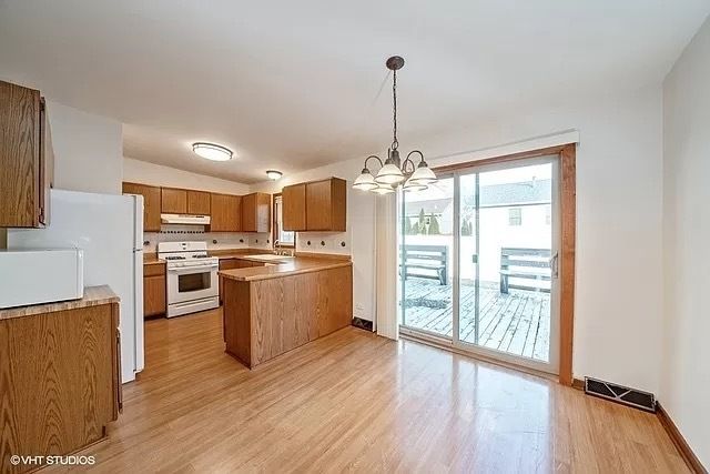 35 Evergreen Drive, Streamwood, IL 60107