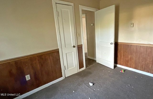 2566 Mcdowell Circle, Jackson, MS 39204