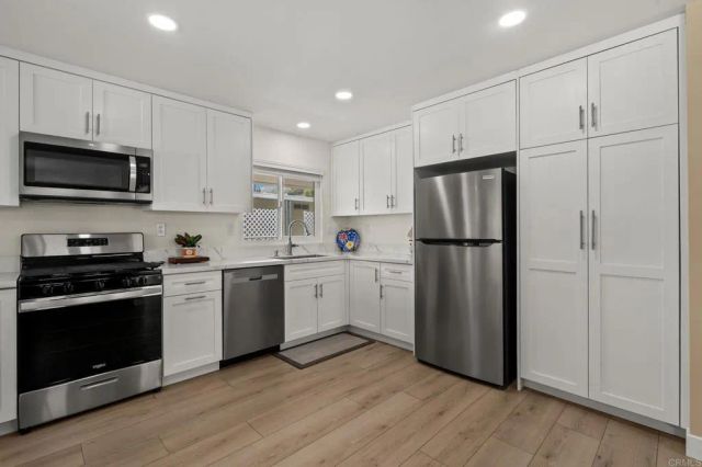 7467 Mission Gorge 104, Santee, CA 92071