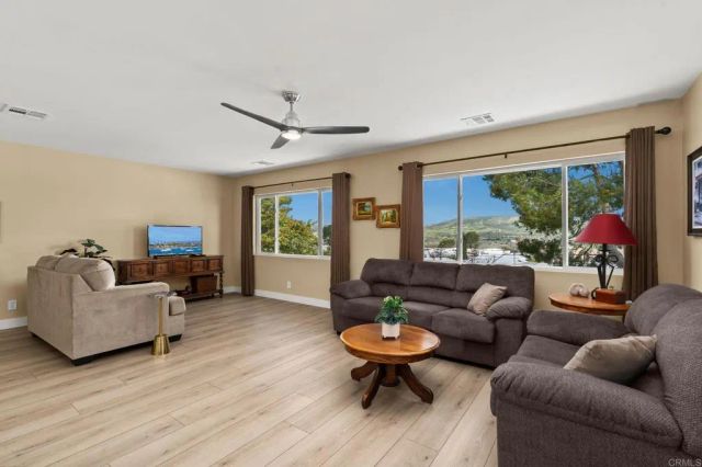 7467 Mission Gorge 104, Santee, CA 92071