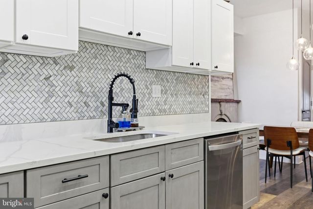 737 DOLPHIN ST, Baltimore, MD 21217