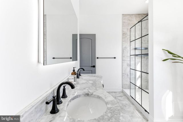 737 DOLPHIN ST, Baltimore, MD 21217