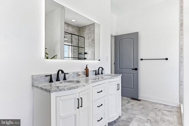 737 DOLPHIN ST, Baltimore, MD 21217