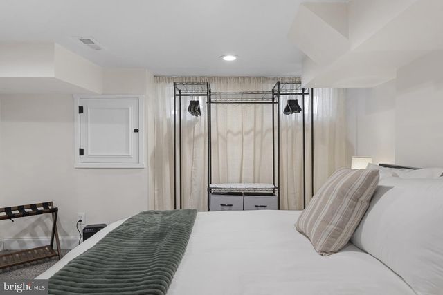 737 DOLPHIN ST, Baltimore, MD 21217