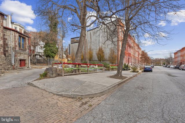 737 DOLPHIN ST, Baltimore, MD 21217