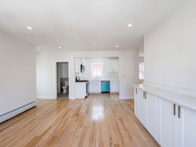 10 Pearl 2, Everett, MA 02149