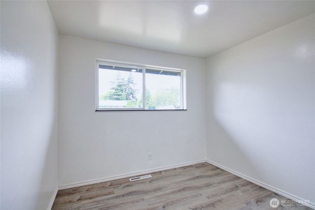 49 SW 8th Avenue, Oak Harbor, WA 98277