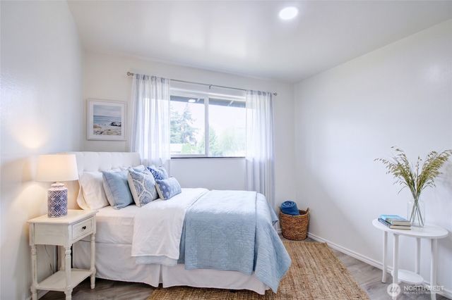 49 SW 8th Avenue, Oak Harbor, WA 98277