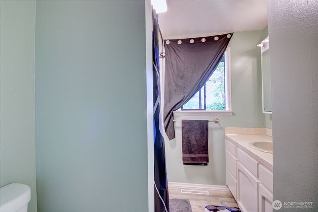 49 SW 8th Avenue, Oak Harbor, WA 98277