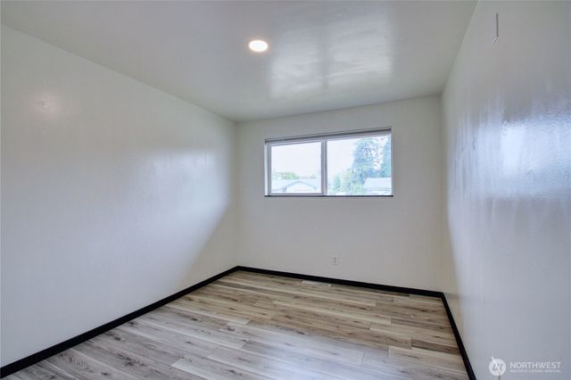 49 SW 8th Avenue, Oak Harbor, WA 98277